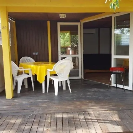 Grand Chalet En Bois Climatise Avec Vue Sur Le Lac Feriehus Saramon