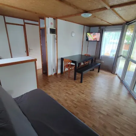 Grand Chalet En Bois Climatise Avec Vue Sur Le Lac Feriehus Saramon