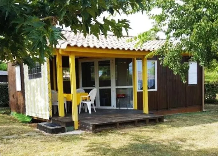 Grand En Bois Climatise Avec Vue Sur Le Vakantiehuis Saramon