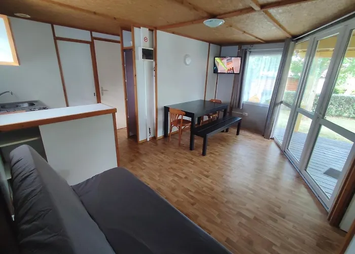 Grand En Bois Climatise Avec Vue Sur Le Vakantiehuis Saramon